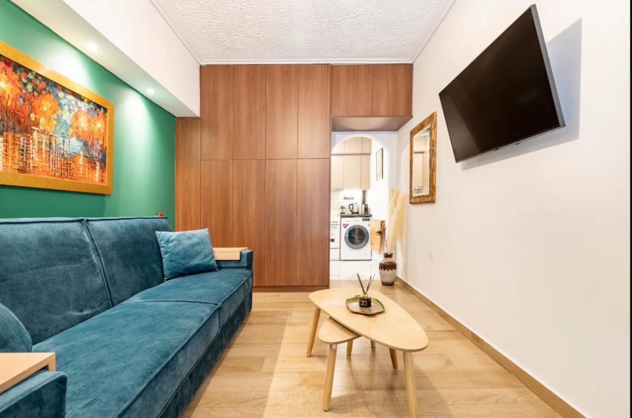 Cute Tiny Apartment In The Heart Of Flisvos Aten Exteriör bild