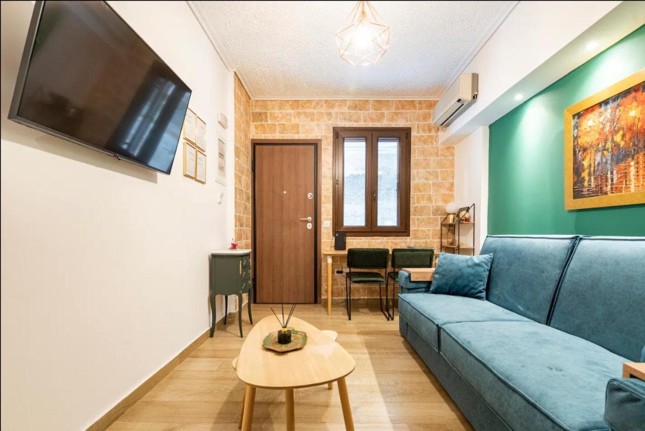 Cute Tiny Apartment In The Heart Of Flisvos Aten Exteriör bild