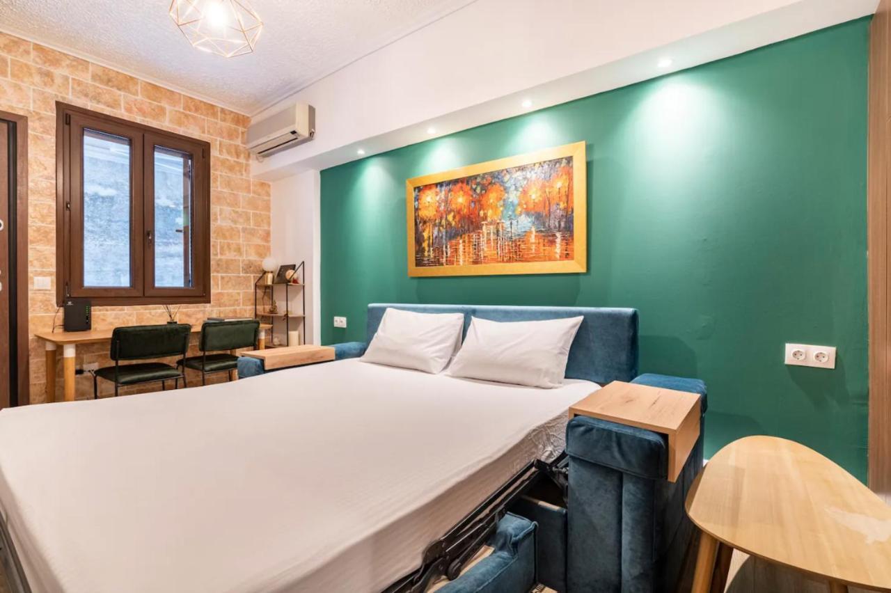 Cute Tiny Apartment In The Heart Of Flisvos Aten Exteriör bild