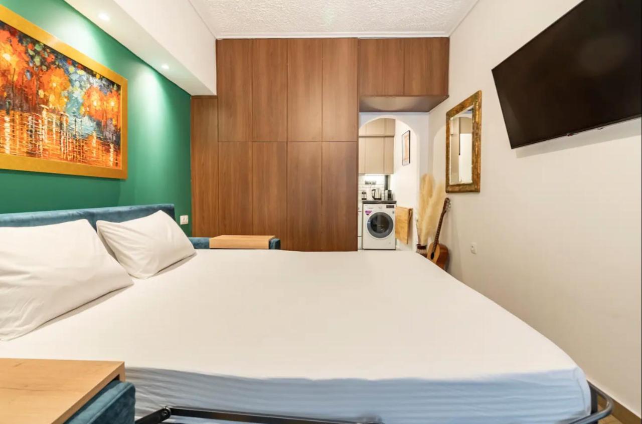 Cute Tiny Apartment In The Heart Of Flisvos Aten Exteriör bild